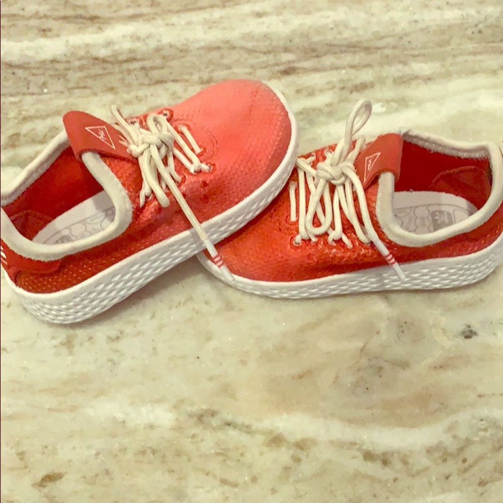 Red ombré Pharrell Williams Adidas sneakers